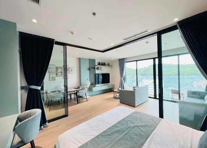 Apartment La By The Ha Long