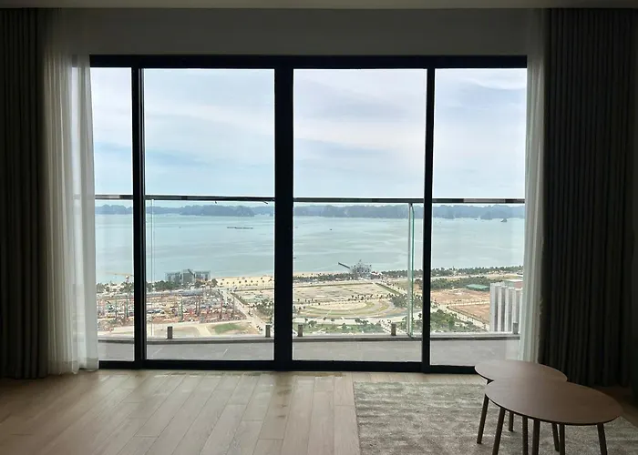 Apartment La By The Ha Long