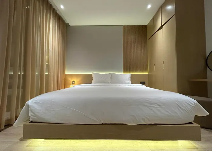 Apartment La By The Ha Long