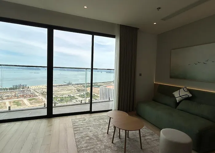 Apartment La By The *